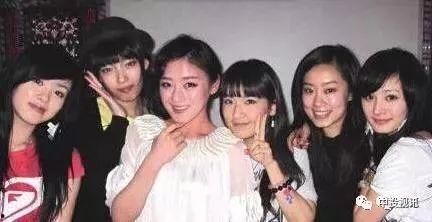 闺蜜们吃瓜娱乐圈,揭秘明星幕后故事  第1张